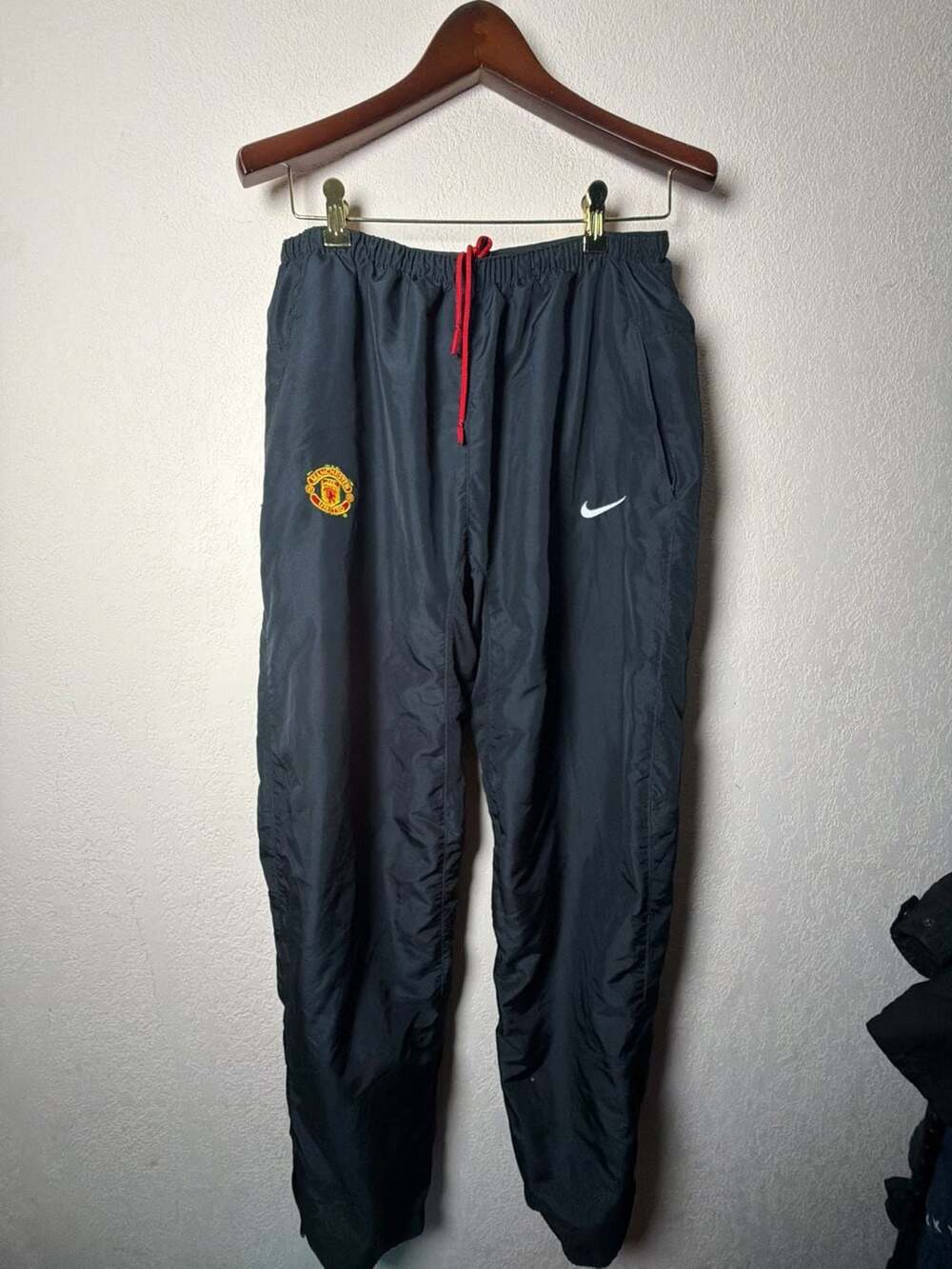 Nike Manchester United Track Pants Size Large Black Vintage zipper pockets